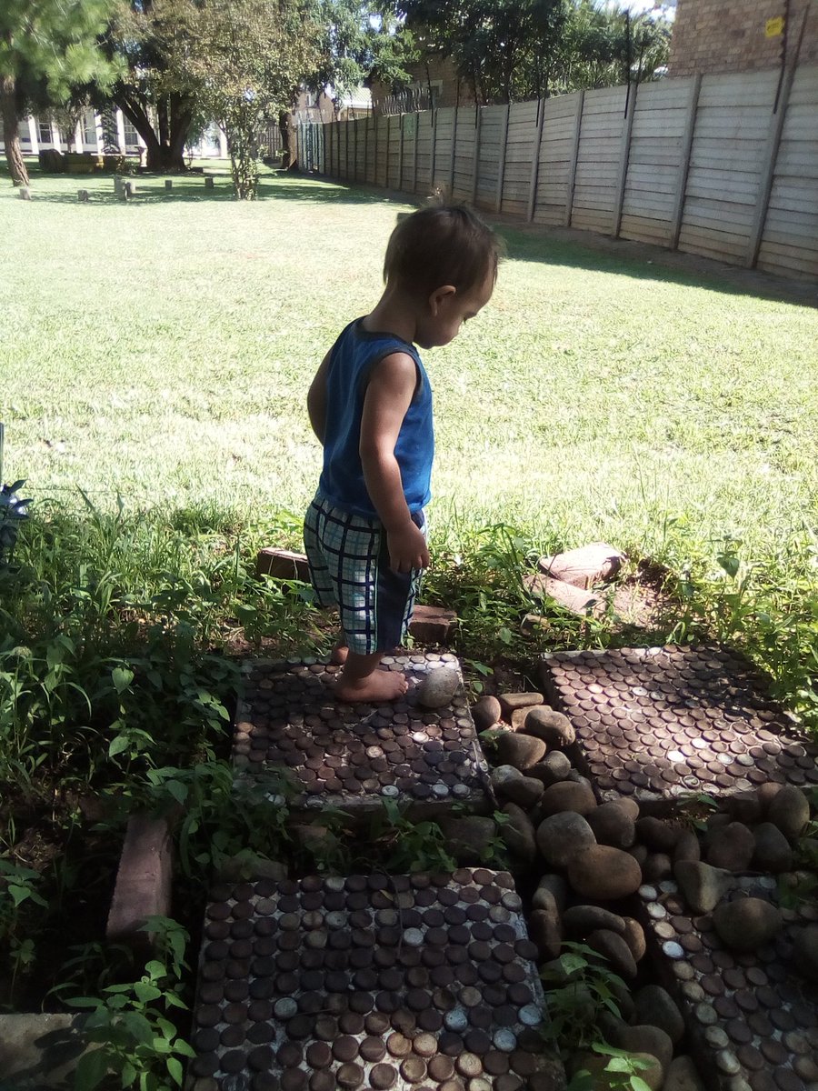 NiekerkNicolene's tweet photo. @TrendingSAon3 @SamsungSA #MyNextNormal my days are all about my son I'm a 24/7 mommy he turned 2 it's now the time to learn him to paint he surely enjoyed it and so talented!! He loves to be outdoors so I let him explore everything he can see and feel🥰❤️🤗 https://t.co/bNUTC7ibOc