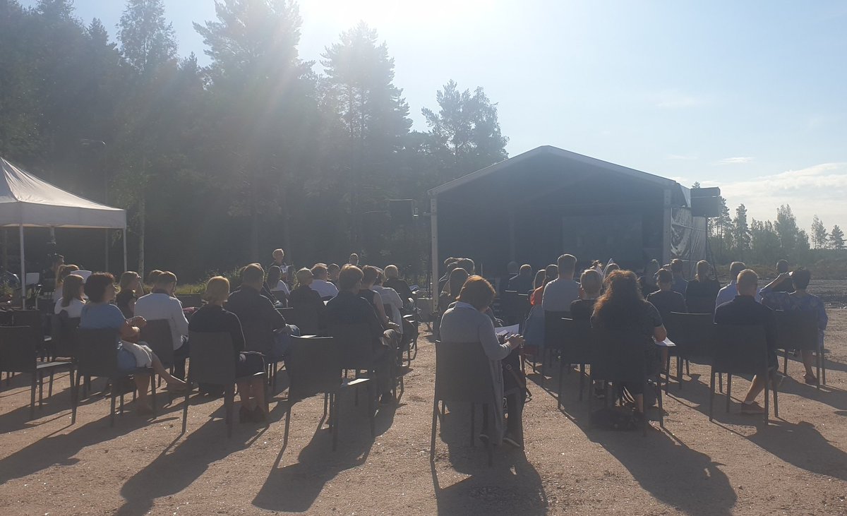 Poistotekstiilin jalostuslaitoksen peruskiven muuraus vie Suomen tekstiilien kiertotaloutta aimo harppauksen eteenpäin. Tämä kaikki on mahdollista avoimella ja upealla yhteistyöllä. #ilmanteitäeiolemeitä #telaketju #tekstiilienkiertotalous #lsjh #rester  #kiertotalous