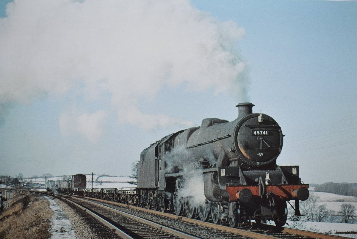 Jubilee 45741 'Leinster' climbs the 1-in-132 gradient towards Cotehill with a Durranhill to #Skipton freight.
Date: 2nd February 1963
📷 Photo by Robert Leslie.
#steamlocomotive #BritishRailways #Cumbria #1960s #FreightTrain