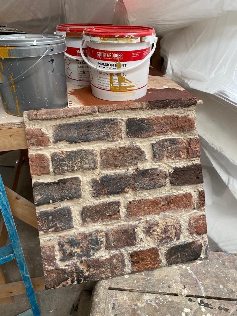 CraftworkP's tweet photo. #texturetuesday Bespoke Faux bricks
Hand painted, hand cast brick panel sample for a bespoke feature wall - Private client. Looks real, right?
#fauxbrickwork #smithandrodger #bespoke #specialistfinishes #interiordesign #featurewall #specialistpainters https://t.co/2Mv6JPRdW3