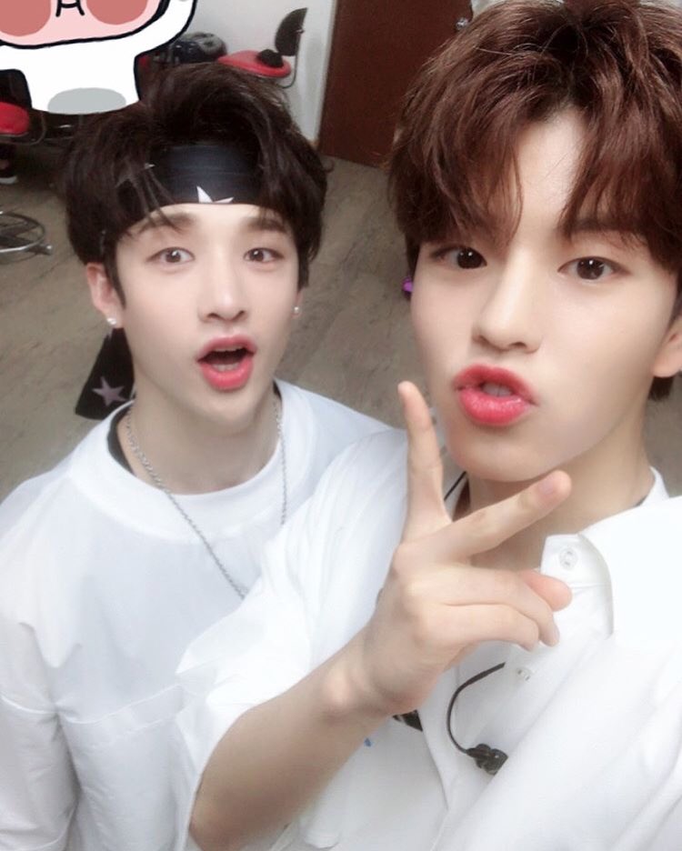 180805 (Seungmin posted these)