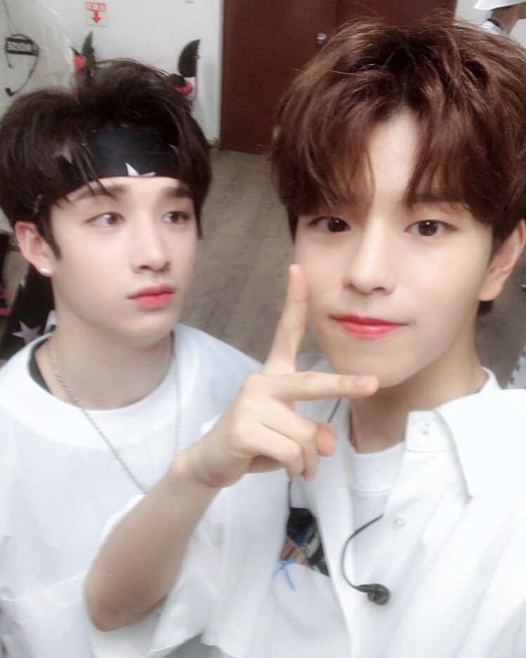 180805 (Seungmin posted these)