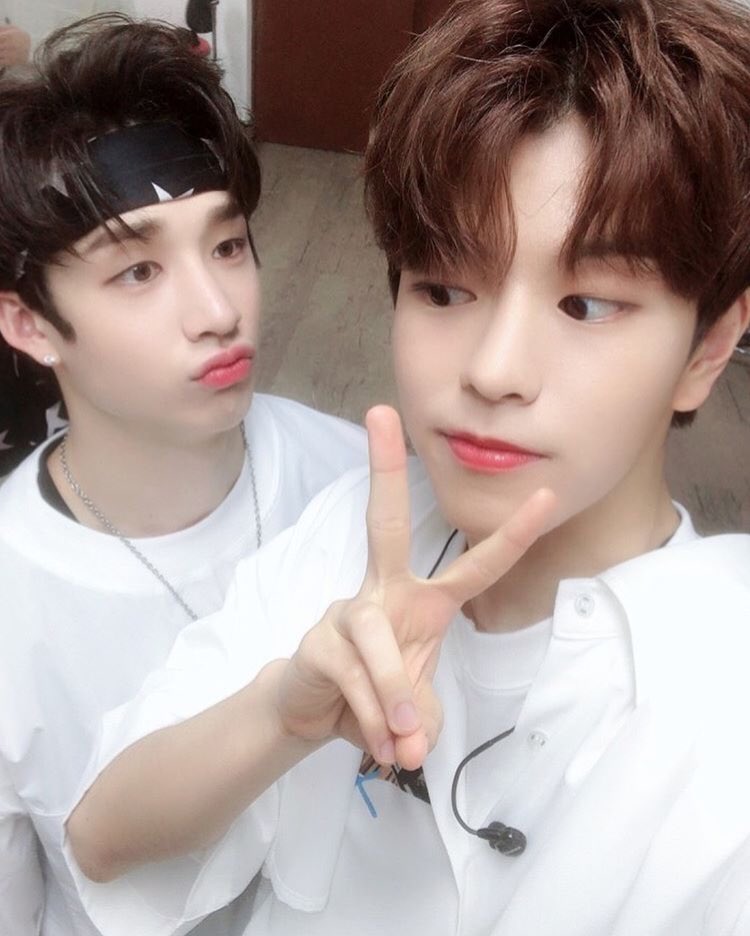 180805 (Seungmin posted these)