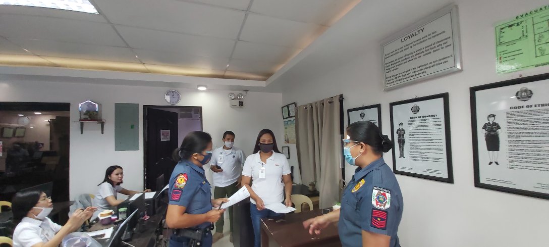 PNP_POLOMOLOK's tweet photo. PEMS Jovero and PSMS Polido, coordinated with the 16 MAC members regarding the upcoming meeting on peace and order situation update and accomplishments. @PNP_CPSM @SouthCotabato 
#PNPPATROLPlan2030
#INSTITUTIONALIZED
#TeamPNP
#WeServeAndProtect
#PNPKakampiMo https://t.co/3d0FFSWTqm