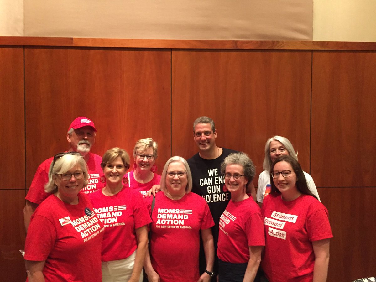catherinemekus's tweet photo. Last year @RepTimRyan brought the #CaravanForChange to Louisville KY to call for action after 2 mass shootings. #MomsAreEverywhere and came here to crt #LetThemVote! Today KY @MomsDemand are mobilizing to elect @JoeBiden President of the United States https://t.co/1P88PO2tXC