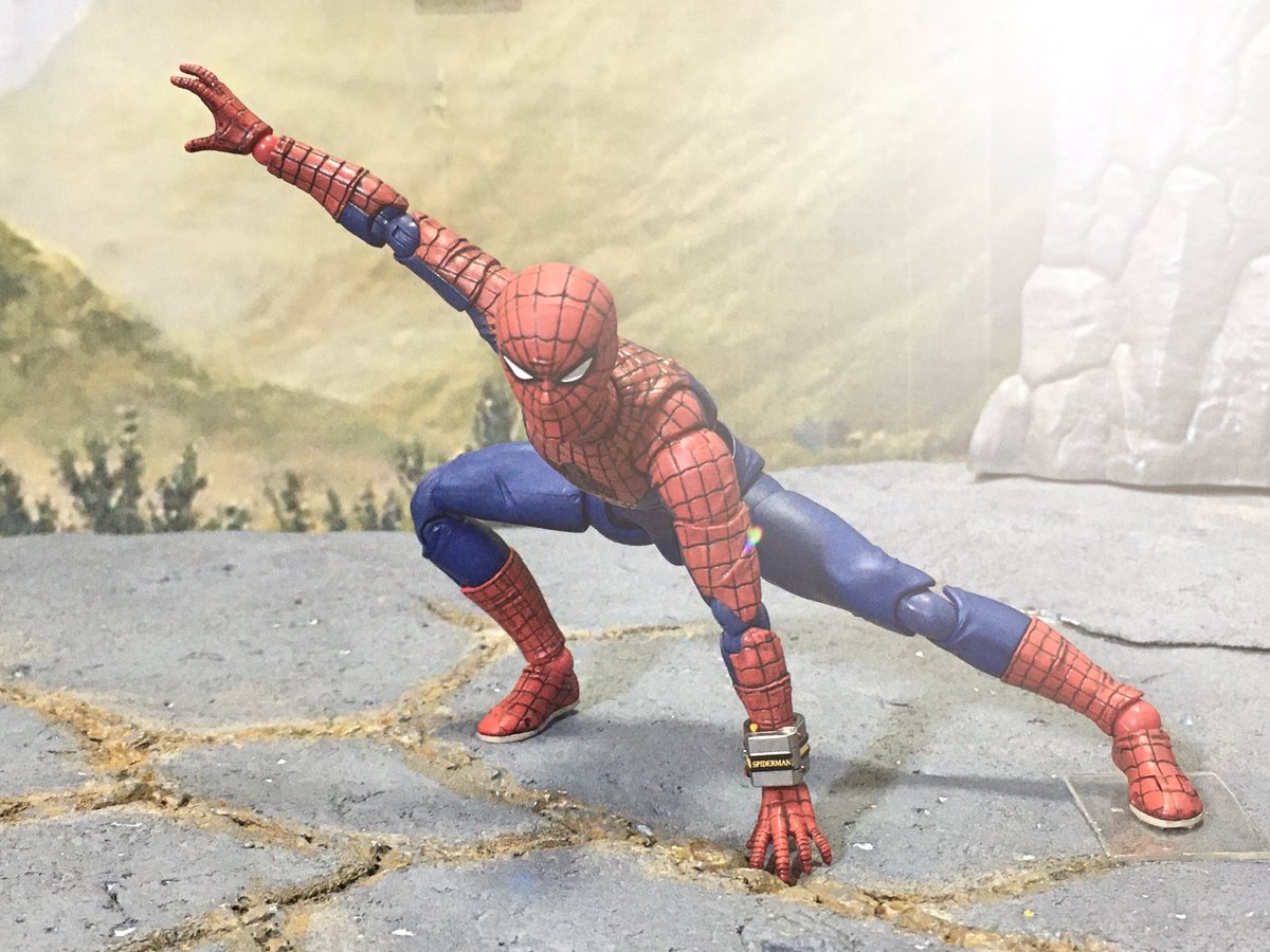 タカ Kom Pa Twitter おもちゃ撮影会 お題 手を挙げたポーズ 低い姿勢から手を掲げてポーズを決める男 スパイダーマン スパイダーマン Spiderman フィギュアーツ オモ写