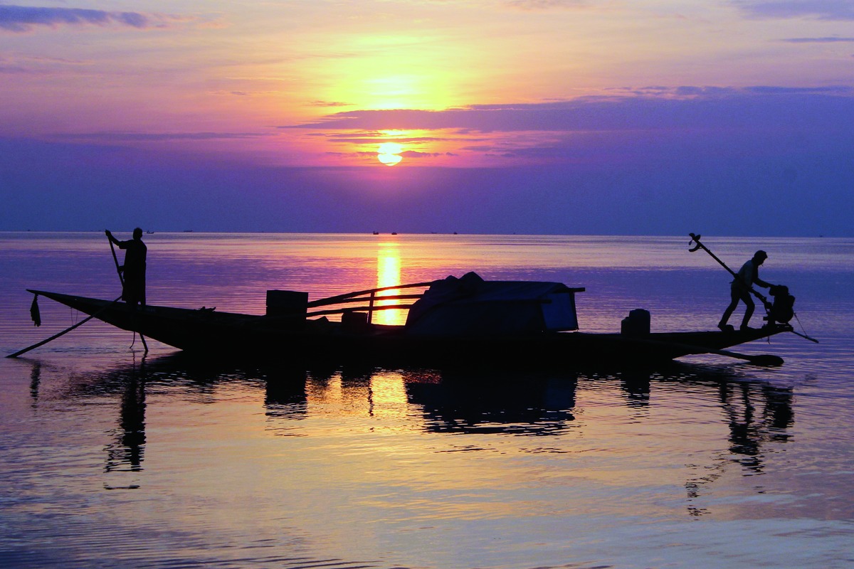 Chilika Lake/Lagoon- OdishaChilika is Asia's largest and world's second largest lagoon.It lies on the east coast of India in the state of Odisha, separated from the mighty Bay of Bengal by a small strip of sand.