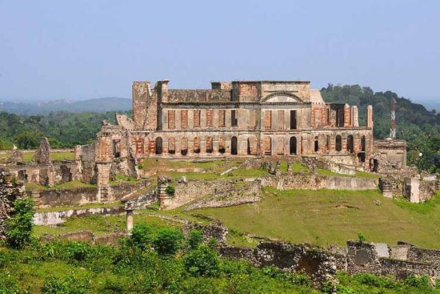 We're still in Haiti & today's site is the Sans-Souci Palace, the royal residence of Henry I (Henri Christophe) located in the National History Park. It was built between 1810-1813. A earthquake in 1842 destroyed much of the palace and it was never rebuilt.