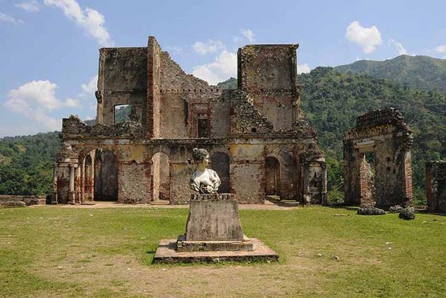 We're still in Haiti & today's site is the Sans-Souci Palace, the royal residence of Henry I (Henri Christophe) located in the National History Park. It was built between 1810-1813. A earthquake in 1842 destroyed much of the palace and it was never rebuilt.