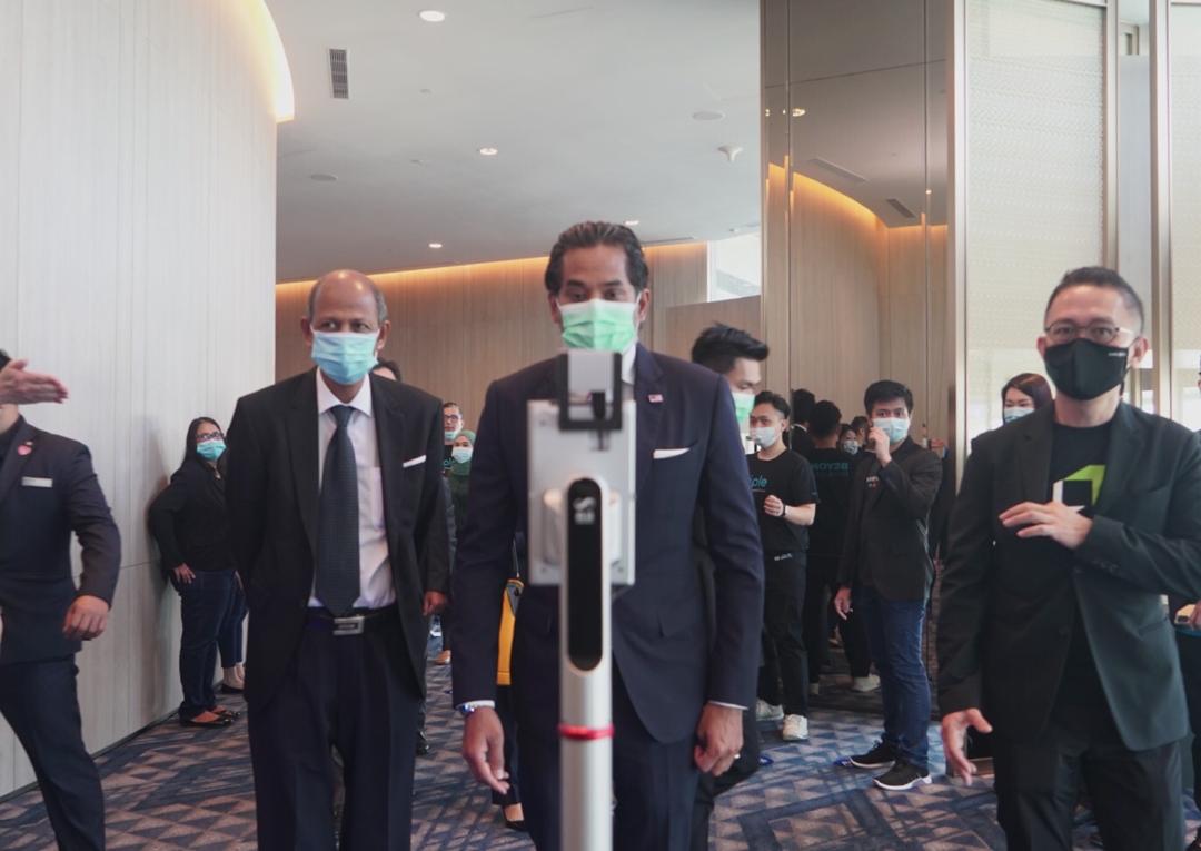 greenpacket's tweet image. Highlights of today when YB @Khairykj and our Group MD, CC Puan started the day with each, a keynote address to officiate the #ThriveWithDigital summit.

#DigitalDay #greenpacket #kiplelive