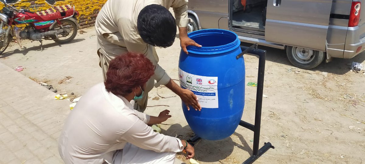 TrachomaHyd's tweet photo. Sindh Institute of Ophthalmology &amp; Visual Sciences Hyderabad in partnership with CBM International under their Pakistan Trachoma Elimination Project has installed 10 public dustbins during awareness week in District Kamber Shahdadkot.

Because cleanliness is half of faith. https://t.co/m6Y1Dlwblj