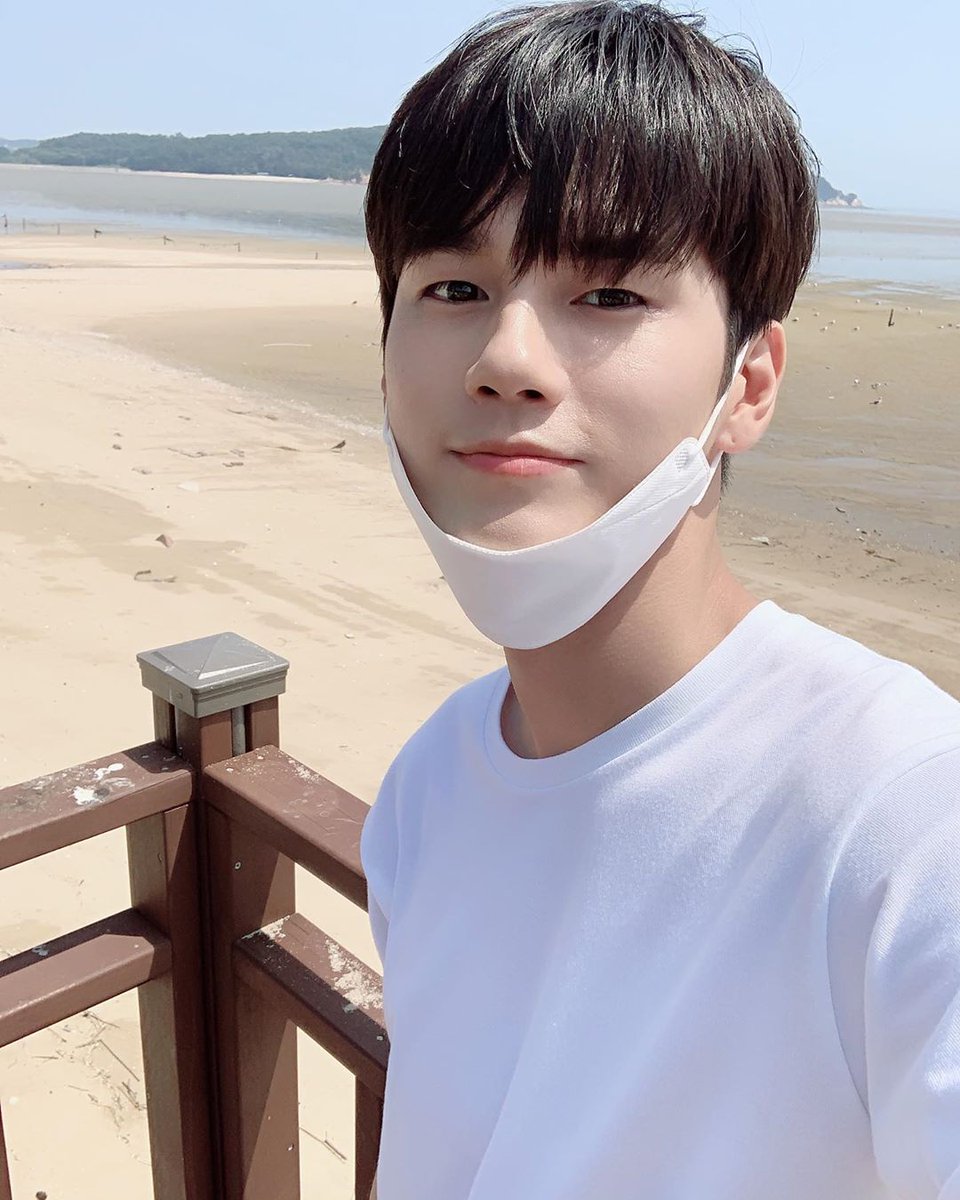 옹성우 셀카봇 tweet media