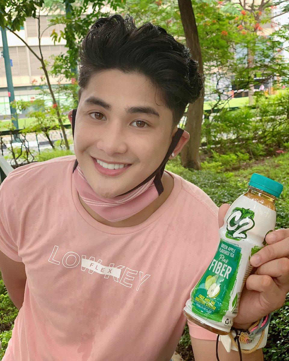 shucalleja's tweet photo. After my morning jog, I always get myself a bottle of @C2CoolandClean Plus Fiber. It aids my digestion and keeps me refreshingly light and clean! #C2PlusFiber #C2CoolandClean https://t.co/YnizuseEMd