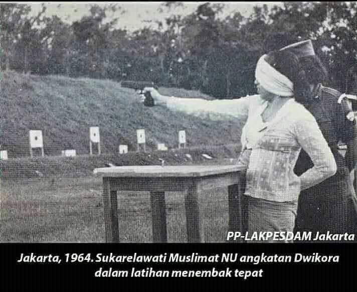 Sejarah yang terlupakan.

Beginilah situasi dimana para anggota <a href="/Muslimat_NU/">Muslimat NU</a> dalam mempertahankan kemerdekaan Republik Indonesia.

#GenerasiMudaNU 
#HutRI75