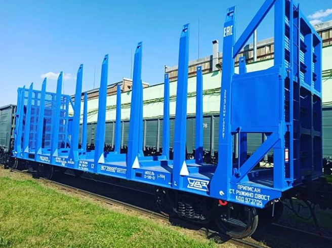 vmznews's tweet image. ВМЗ выполнил первый заказ на вагоны-платформы модели 13-5191-01 для перевозки лесоматериалов и пиломатериалов.

Завод выпускает лесовозы с 2008 года. За 12 лет предприятие зарекомендовало себя как надежный, ответственный и качественный поставщик. 

#uvz #вмз #лесовоз