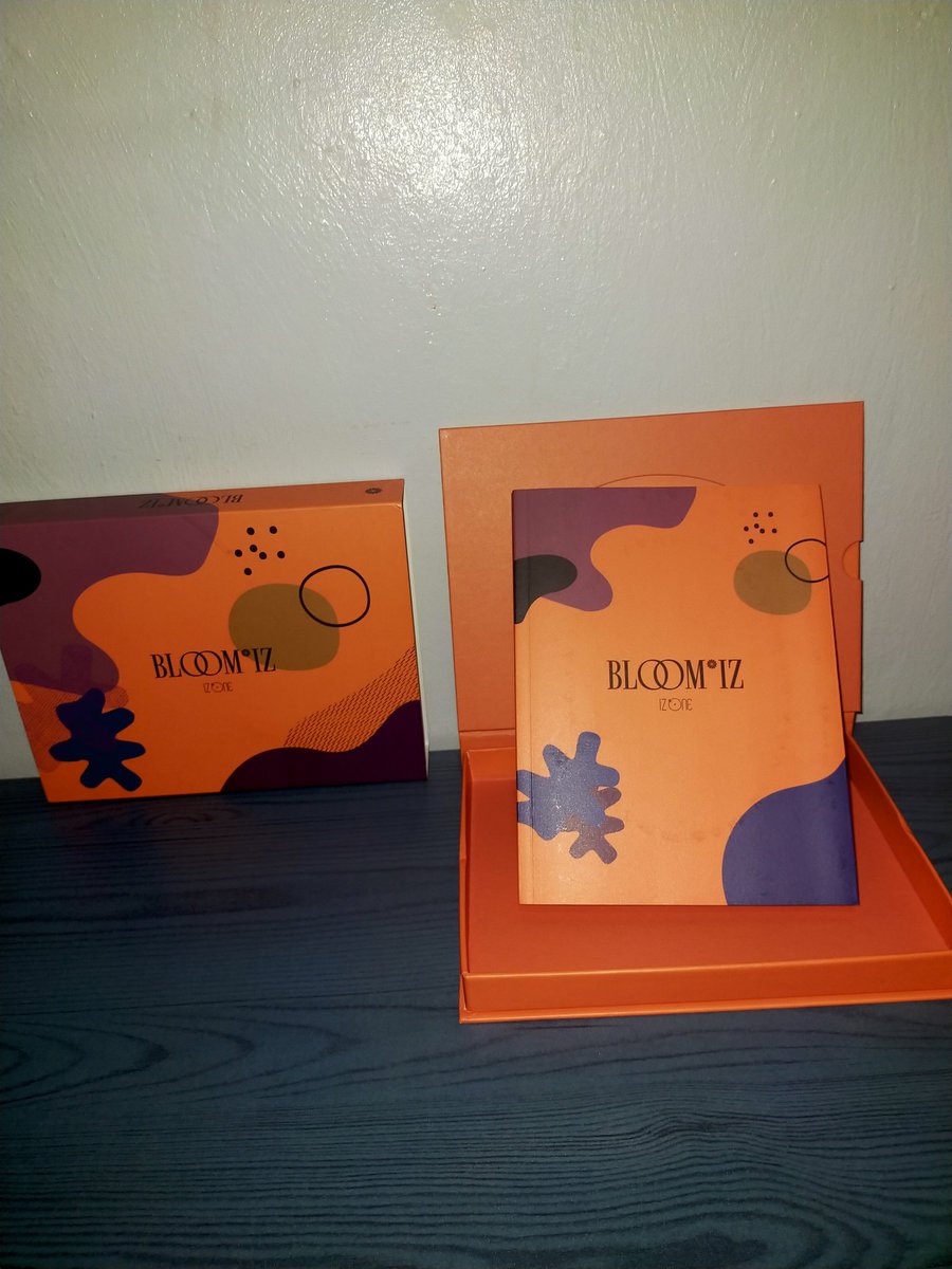 Super Busy 📚😭 tweet media