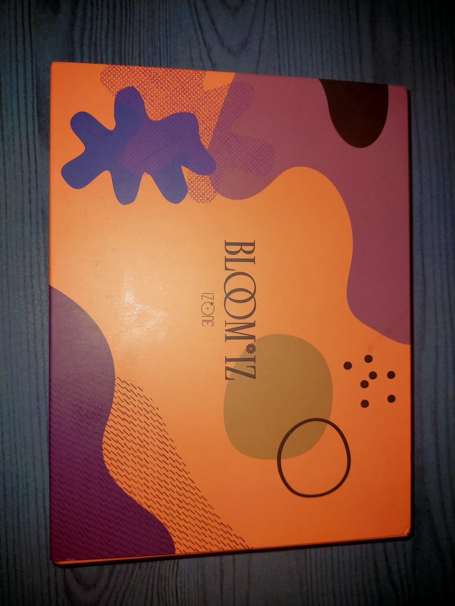 Super Busy 📚😭 tweet media