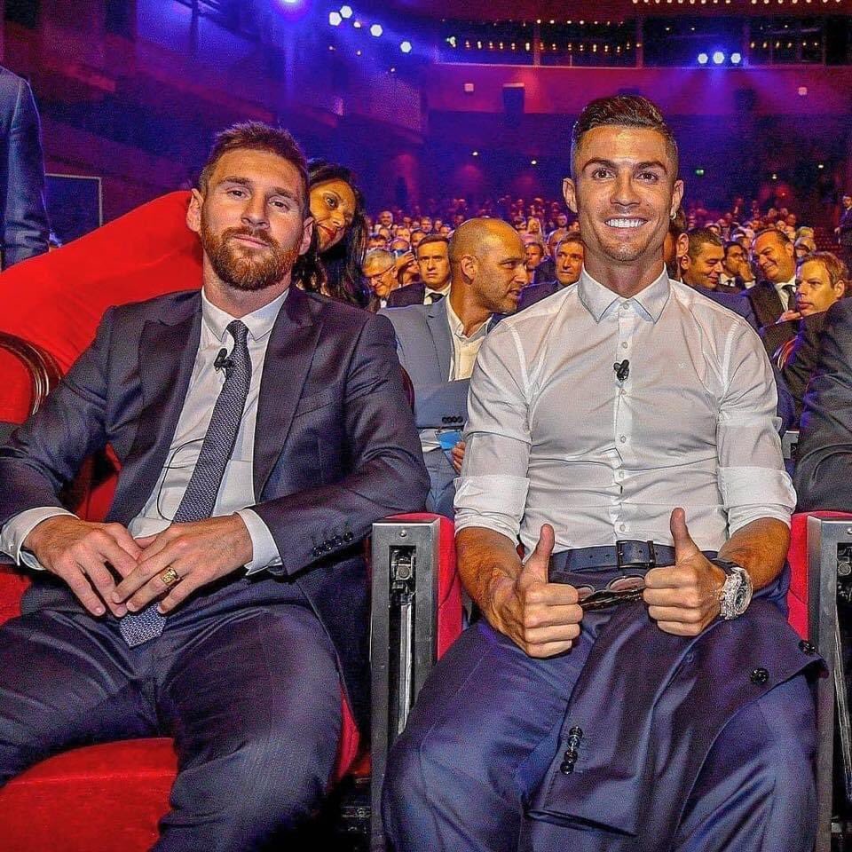 CrRenan's tweet photo. La foto perfecta no Exis... 😮😍 @Cristiano @fundacionmessi https://t.co/4FSOUT6t4r