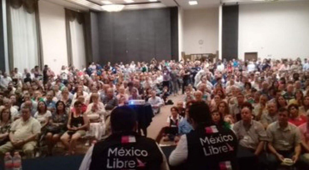 FernandoGuzmanQ's tweet photo. Hoy hace un año...Dios bendiga a #MonterreyPoniente...Lo logramos!!! Distrito 06 #NL Primera Asamblea, mayor convocatoria! #MexicoLibre #MexicoLibreva @MexLibre_ @Mzavalagc @FelipeCalderon @quiroz_terrazas @JuanGGonzlez1 @skyaquaklin @MagdaGraciasFCH @caroescer @rociogl36 https://t.co/xqcGWOl94X