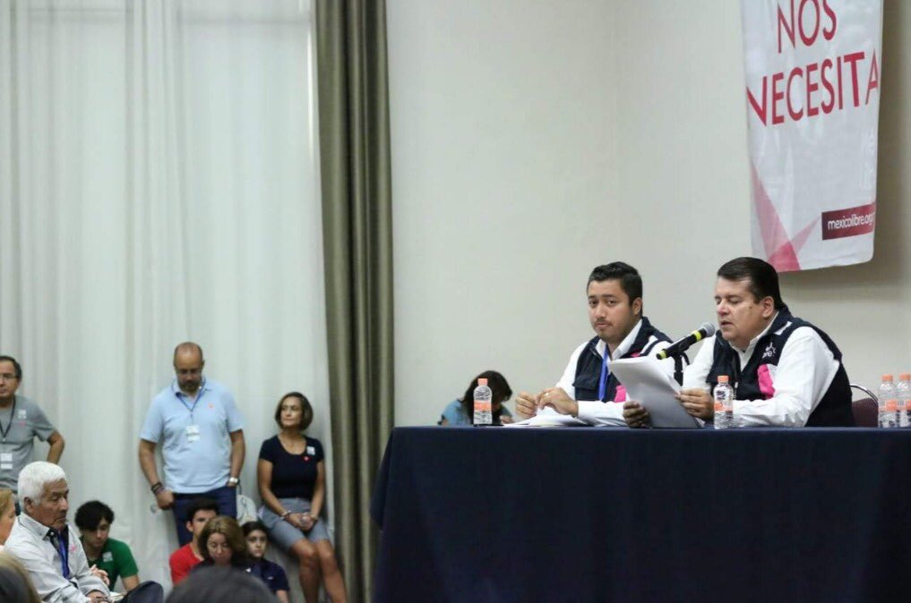 FernandoGuzmanQ's tweet photo. Hoy hace un año...Dios bendiga a #MonterreyPoniente...Lo logramos!!! Distrito 06 #NL Primera Asamblea, mayor convocatoria! #MexicoLibre #MexicoLibreva @MexLibre_ @Mzavalagc @FelipeCalderon @quiroz_terrazas @JuanGGonzlez1 @skyaquaklin @MagdaGraciasFCH @caroescer @rociogl36 https://t.co/xqcGWOl94X