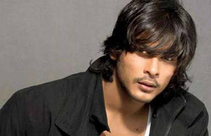 THE WORLD IS NOT ENOUGH     Old interview of  @sidharth_shukla December 17, 2005CREDIT:  @Neha86315306 #SidharthShukla  #SidHearts