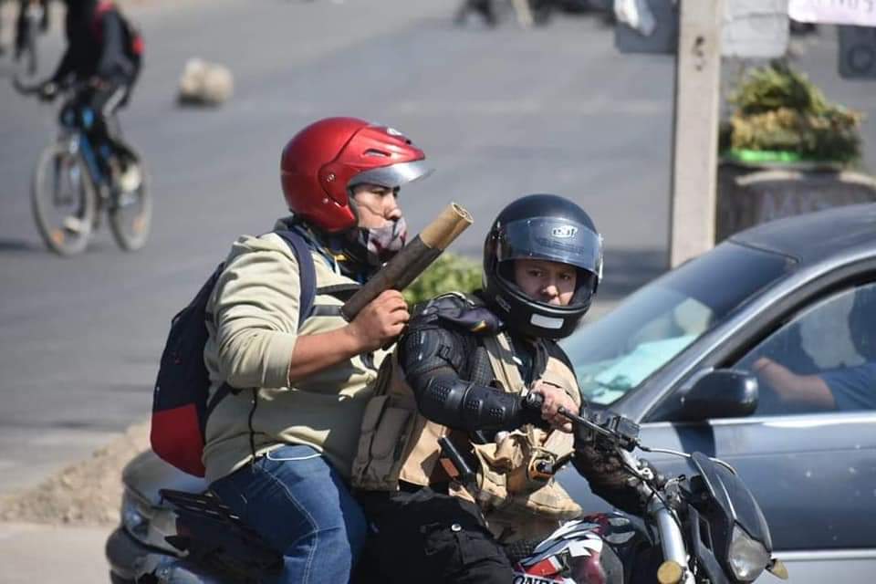 OrgLuisespinal3's tweet photo. Murillo informa que personas que usaron armas, explosivos deben ser procesadas de acuerdo a la Ley 400 y el Decreto 2888.
Bueno que incluya para estos RJC https://t.co/Q5aRIAo2jy