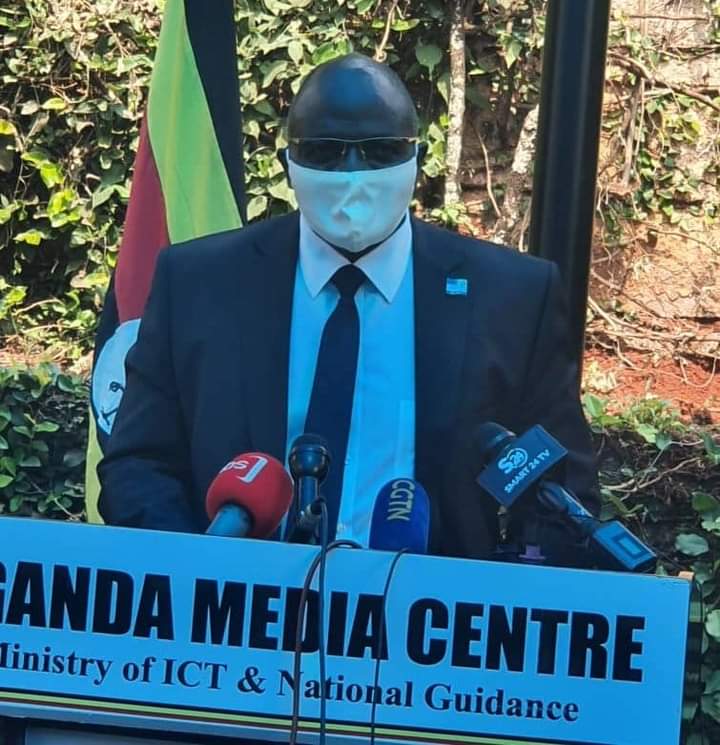hillsfmkabale's tweet photo. #BwasheshaTopic
Works & Transport minister, Gen. Katumba Wamala has warned that public transport could be suspended again for failure to observe SOPs in the fight against COVID-19.
What is your opinion on this? https://t.co/p5v1RfSjTZ