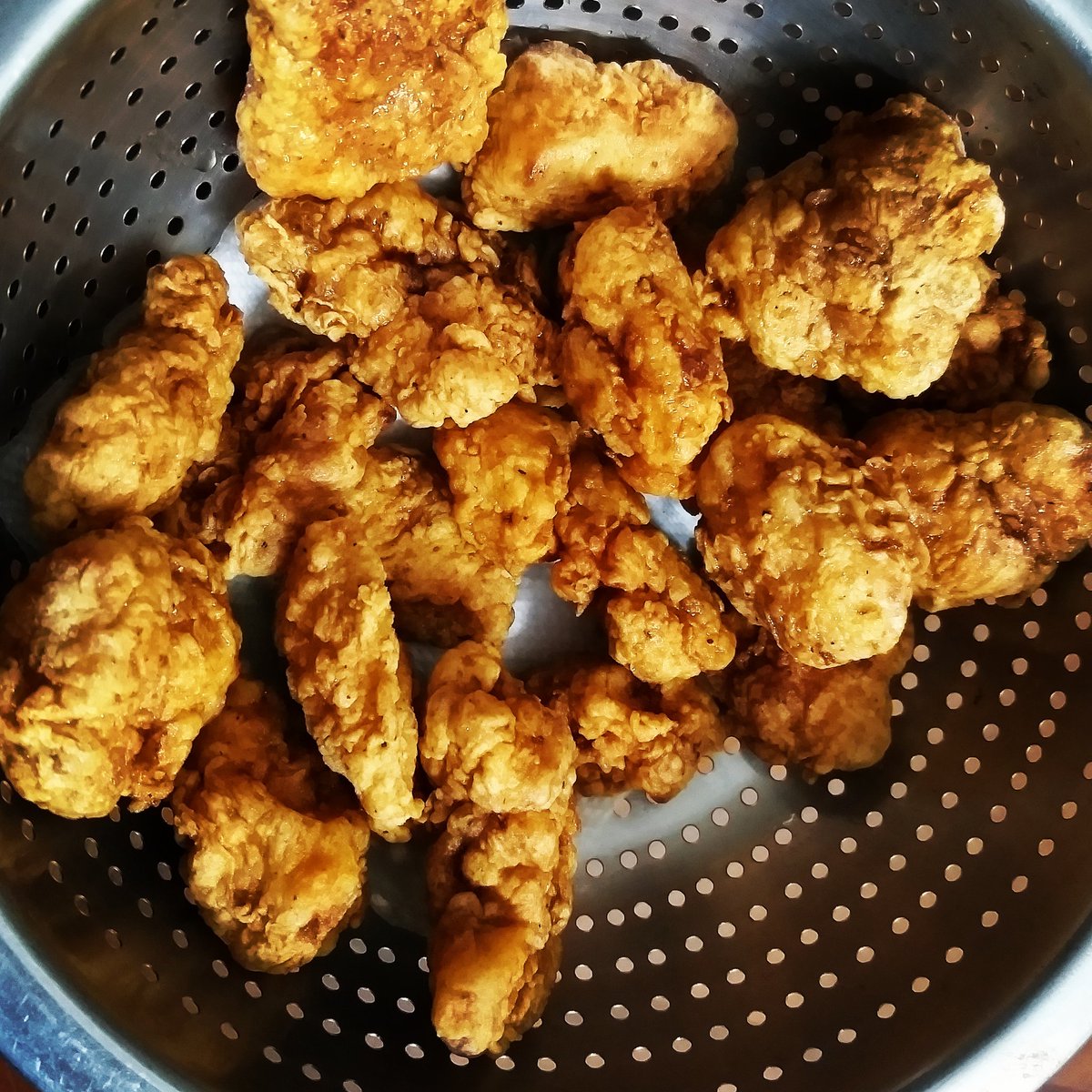 PriyaDarshniP's tweet photo. Global Favourites : The Thrill, The Magic, The Relatability.
Buttermilk-fried Chicken Popcorn, for the Gang to Share and Enjoy. (August 12, 2020)
#friedchicken #buttermilkchicken #indowestern #kfc #indianamerican #foodstagram #foodporn #PPDKitchen #homecooking #foodgasm https://t.co/am26nBSeyb