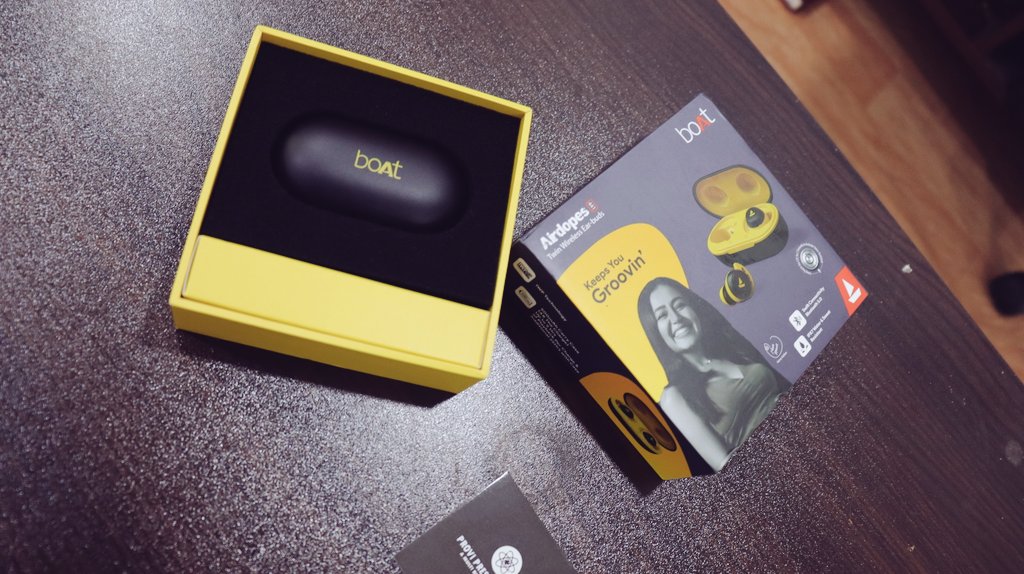 pulseofindian's tweet photo. #ProviTechReview : 

Product : #BoAt441 ( BoAt Airdopes ) 

Fantastic Premium Design • Powerful Bass (BoAt Signature Audio) • Comes With 5 Color Variant (4 Currently Available in Market) • IP×7 Water &amp; Sweat Resistant • IWP Technology •
Buy Link :
https://t.co/GLJRl2ikLy https://t.co/xpUIRb4uWg