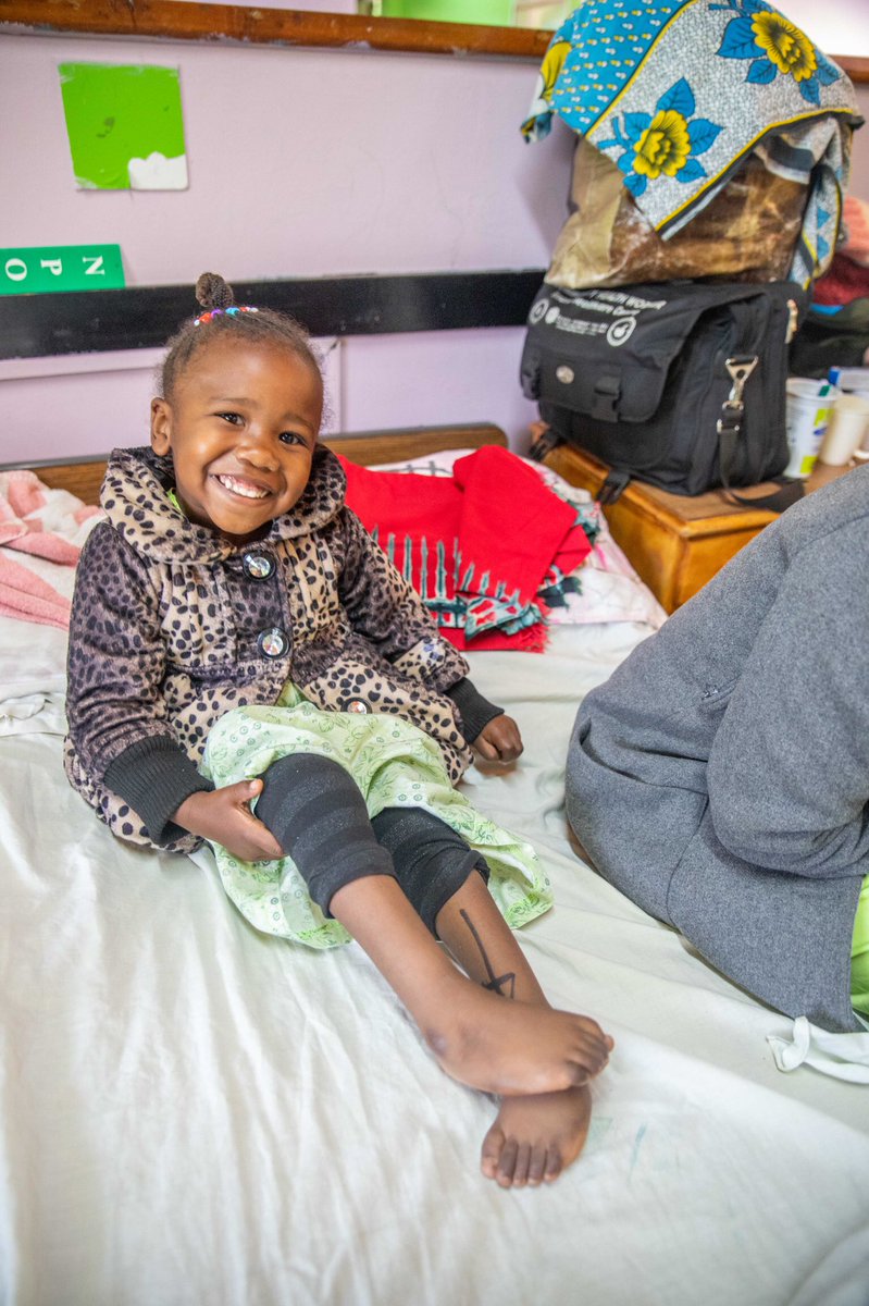 CURE_Kenya's tweet photo. Kindly allow us to brighten your timeline just a bit with this precious little smile! #CURE #teusdaymotivation #HealingKids #Kenya https://t.co/HbcR6gmMpo