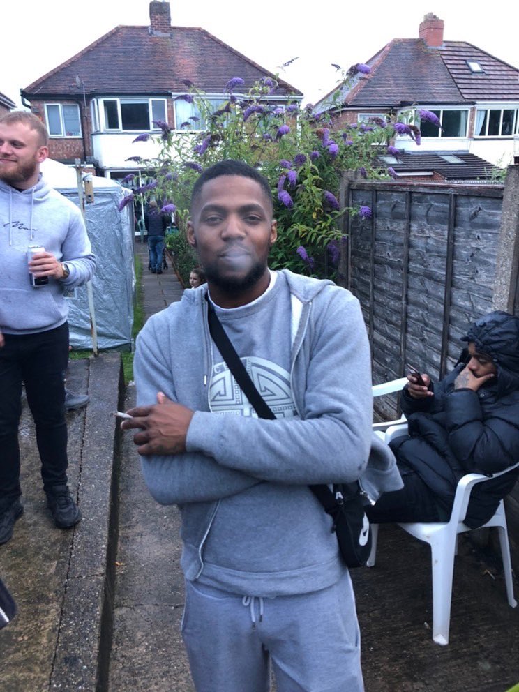 Me watching arsenal &amp; united fans arguing knowing they cant mention my team these days... that “youve never won the prem” agenda is FUCKED 😁