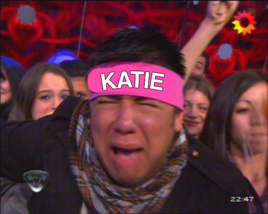 El fan de Wanda dice Feliz Cumple Katie McGrath!!!!