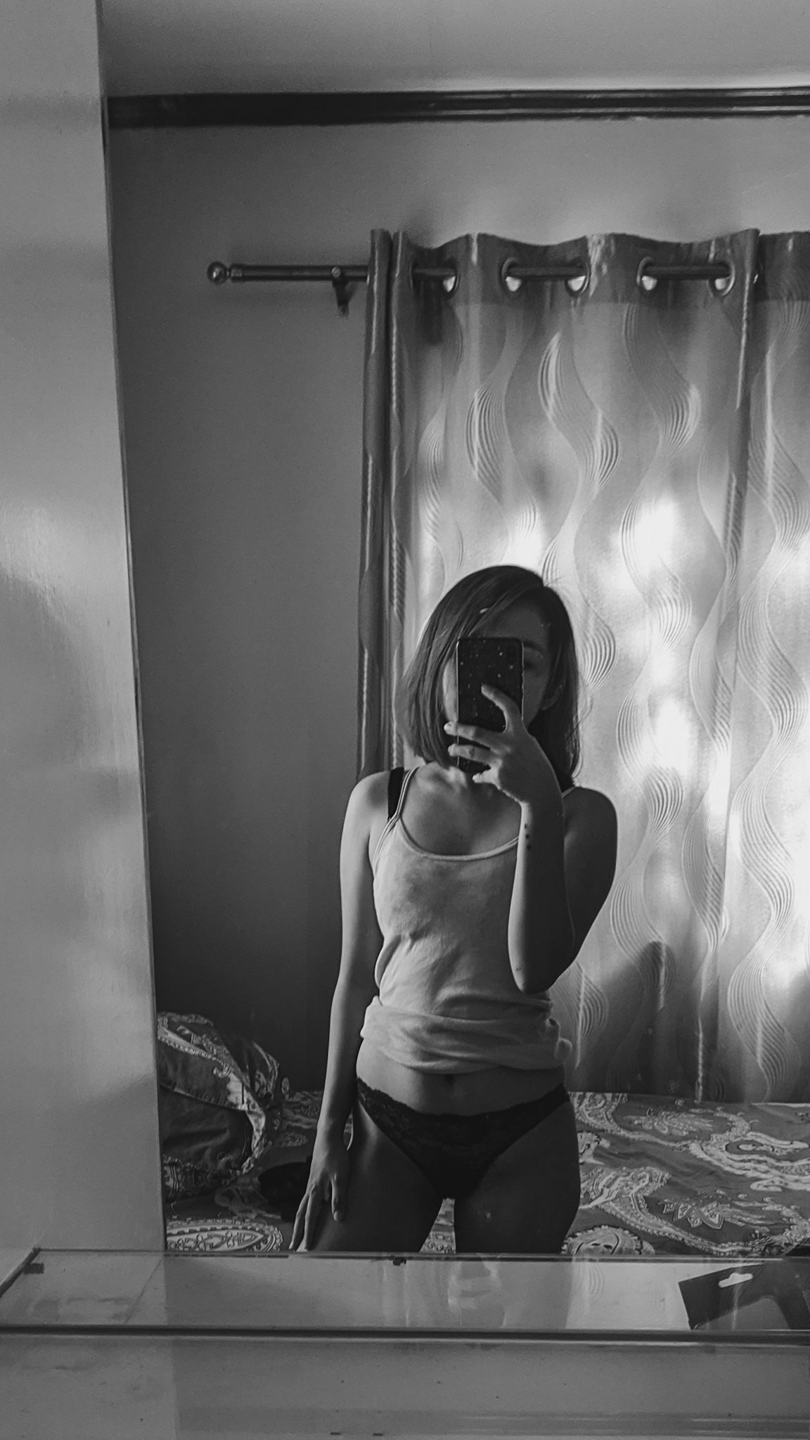 2 pic. It's rainy afternoon. Feeling dull and lonely 😔 Need a cuddle 😩 https://t.co/s0HQxhnfJz