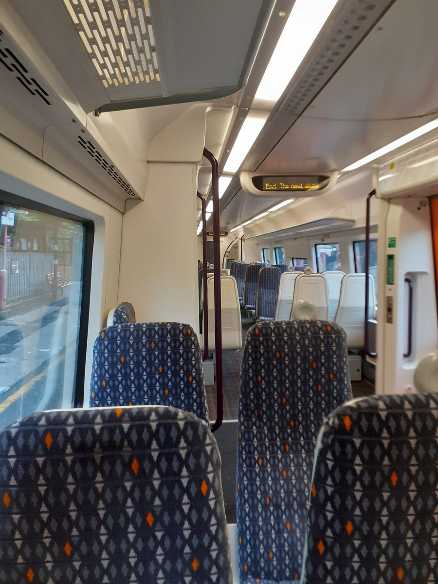 suziebranch's tweet photo. Quiet commute! #flexiworking #birmingham #feelssafe https://t.co/ppRQT7Dbi7
