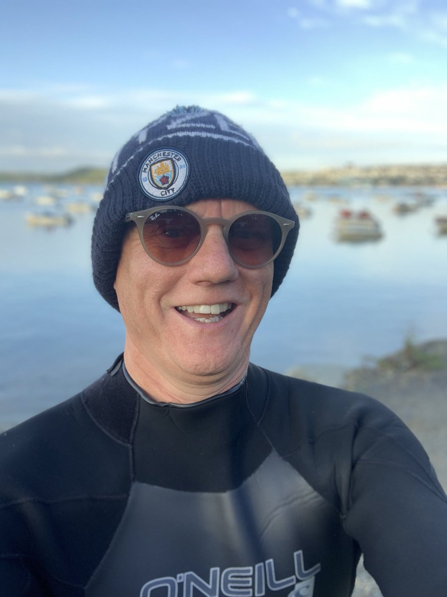 davidyelland's tweet image. Up early, sea-swimming in the morning light. Counting blessings. 🏊🏻♂️❤️🙏🌈