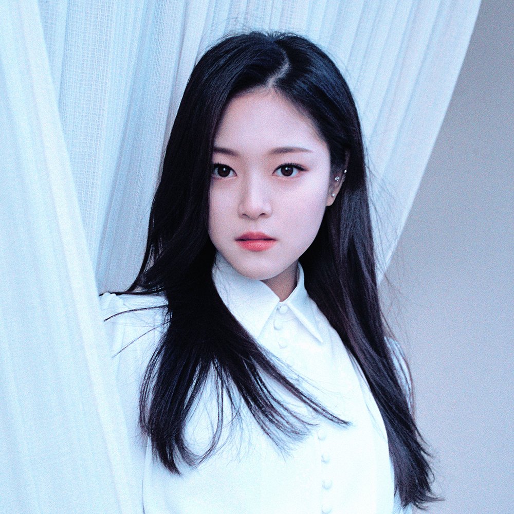 Hyunjin or Yujin