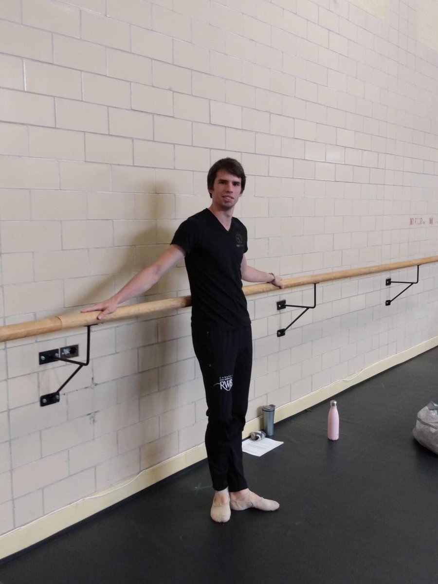Welcome back Peter! Happy to see Peter Lancksweerdt back in the studio with us as an Artist in Residence for the coming month. Peter danced with Atlantic Ballet from 2014 to 2017 before joining the company members of Royal Winnipeg Ballet.