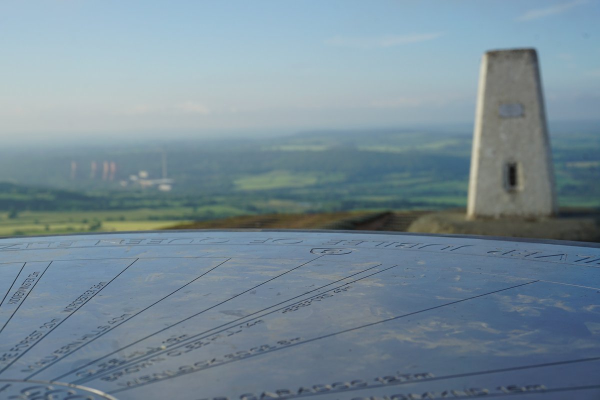 anth__rowley's tweet image. The three @OrdnanceSurvey trig points on the Wrekin (1) Pillar; Primary; TP0712; Flush Brkt S2980; Grid Ref SJ6280 0809 (2) Warning Light Hill; 4th-order surface block; TP8532; SJ6280 0819 (3) TV Mast; Intersected Station; 3rd-Order; TP11470; SJ6289 0827

#trigpoints