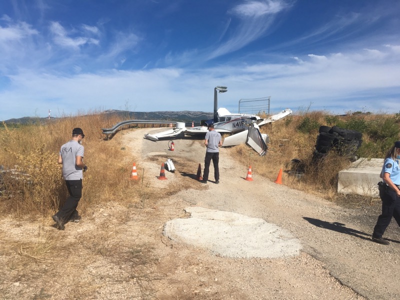 BEA_Aero's tweet photo. ⚠️Accident de l’avion @piperaircraft #PA39 immatriculé N41FT survenu hier au décollage du #Castellet / Une enquête de sécurité @BEA_Aero est ouverte / Deux enquêteurs @BEA_Aero sont sur place. https://t.co/HpwDt7gUWJ