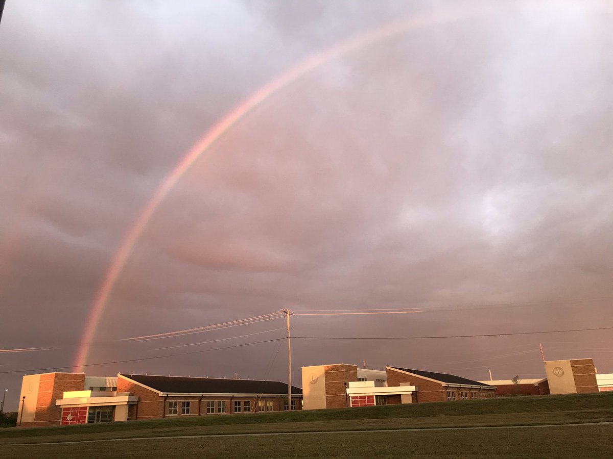 greyfringe's tweet photo. Lots of pivots in education these days but when I  pulled into LCS for Pd today this greeted me! Anything is possible! #londonpossible #strongertogether https://t.co/ILyI6ZZ6AX