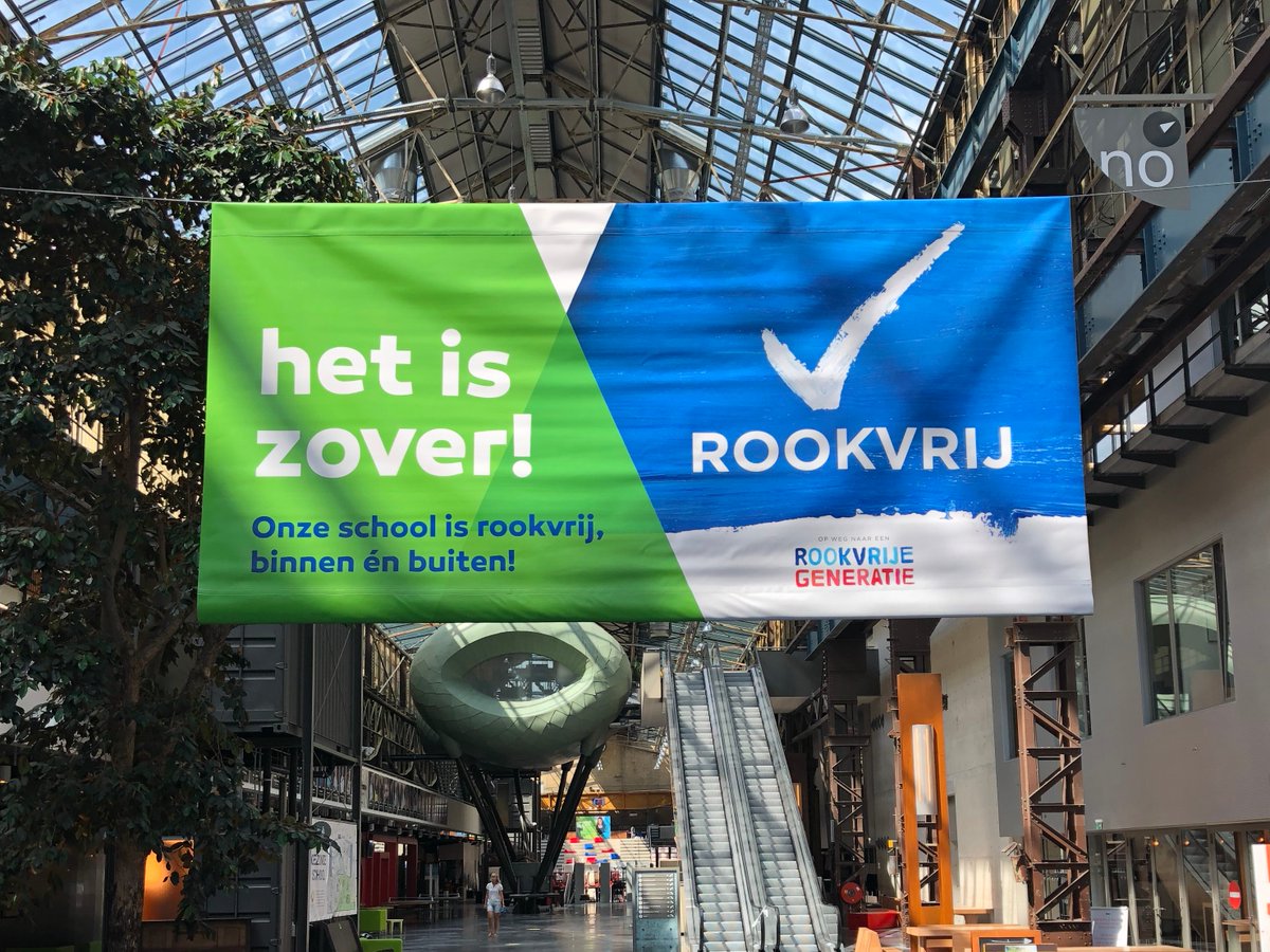 GieterijHengelo's tweet photo. Met het verwijderen van de rokersplek op ons terrein zetten we de volgende stap op weg naar een #rookvrijegeneratie In de Gieterij en het terrein er om heen mag nu nergens meer gerookt worden #GezondeSchool #rocvantwente #Hengelo https://t.co/5l8WKeG4n1