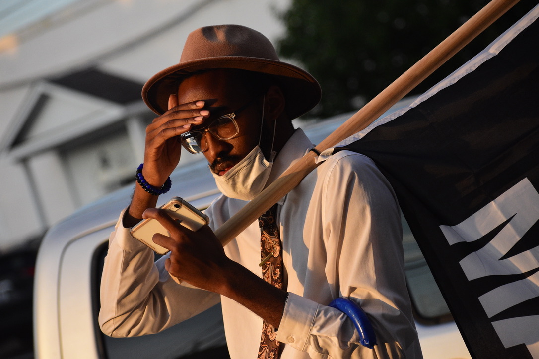 acrider's tweet photo. Last night, anti-racist protesters in Graham marched from the Confederate statue to the Alamance commissioners meeting where they chanted outside and watched online as Amy Galey and Sheriff Johnson had one of the scheduled speakers representing them arrested. https://t.co/dILocLW3dT