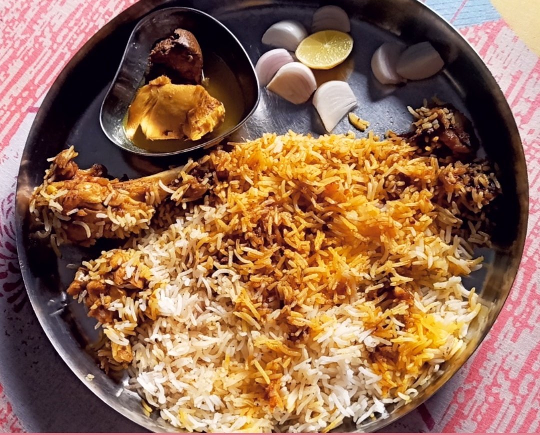 wishluvgraphy's tweet image. Never ending Love story...
Never ending Love...
Never ending Craziness...
Never ending Madness...

Biryani All Time Favourite...
Not only me but most of them have a small love story with biryani... 

#onepost #biryani #loveforbiryani #craziness #madness #wishluvgraphy #tecmwish