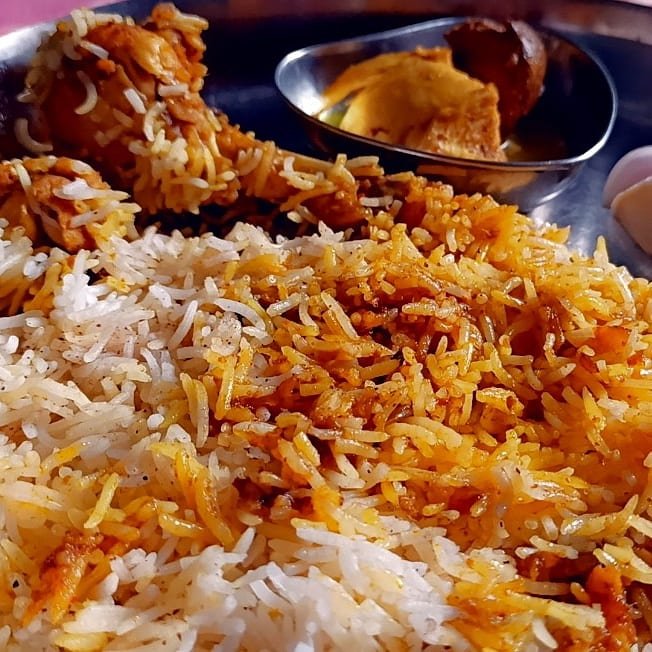 wishluvgraphy's tweet image. Never ending Love story...
Never ending Love...
Never ending Craziness...
Never ending Madness...

Biryani All Time Favourite...
Not only me but most of them have a small love story with biryani... 

#onepost #biryani #loveforbiryani #craziness #madness #wishluvgraphy #tecmwish