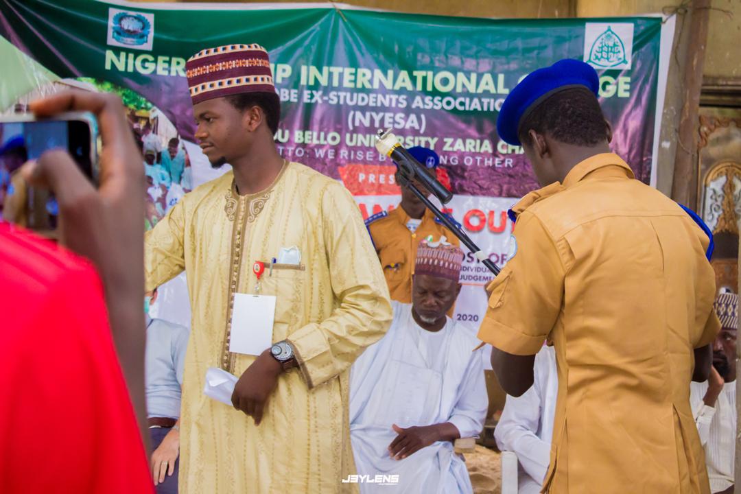 nyesa_abuzaria's tweet photo. The President (Muhammad Mala musti) while explaining the mission and vision of the association as well as it role in Yobe state. https://t.co/ctfGmt6TNU