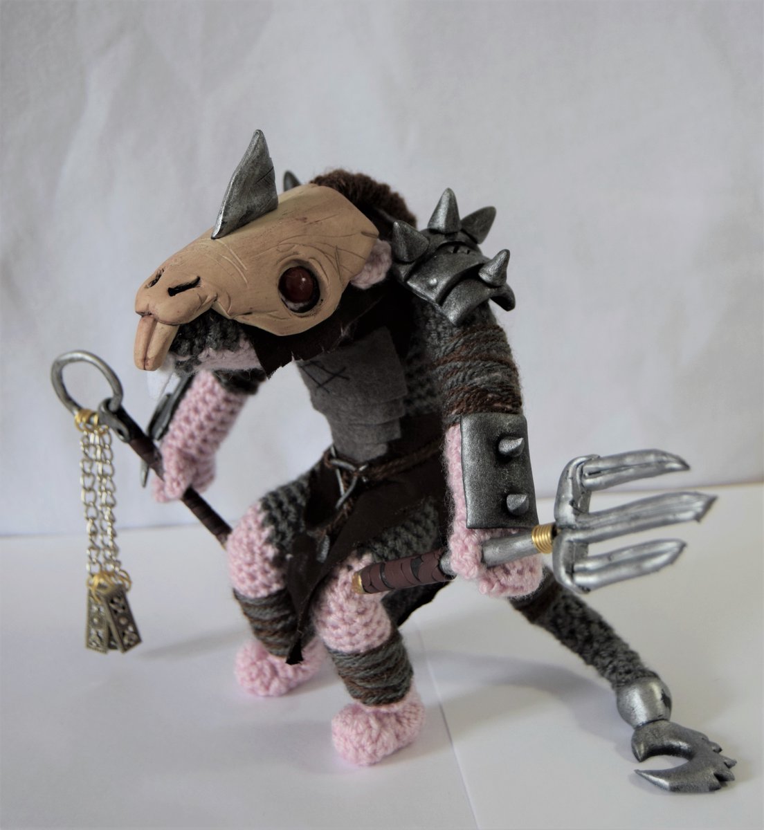 ColourfulSusana's tweet photo. 3. TRETCH CRAVENTAIL. Over many battles and countless acts of treachery, Chieftain Tretch Craventail of Clan Rictus has proven himself a master of guile.#Skaven #ratmen #warhammer #totalwar #TRETCH #tretchcraventail #craventail https://t.co/PxjqJ4yWLd