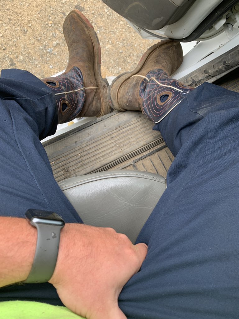 CashmasterAlph3's tweet photo. Need some slave boys to show Sir some respect and serve him as cashpigs and horny holes. https://t.co/t045cPuKcV