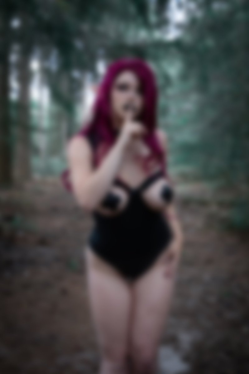 AdiaCos_nsfw's tweet image. This dark elf is ready to get you to the dark side as well 😏. 

20 Retweets to unlock the blurred pic 😏