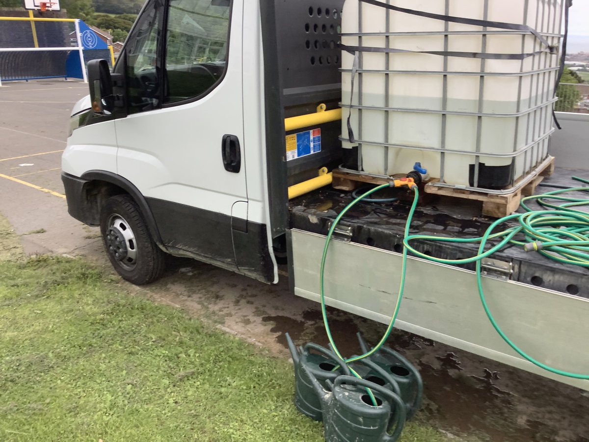 RussellHorsey's tweet image. It’s going to be 1  of those days, 1st school of the day “why are you watering trees in the rain!” #TreeEducation #PublicInformationService Ground still parched a few Cm down!Luckily the rest of the day looks brighter #urbantreeplanting #treeestablishment @Barber_ENV @CecilUforia