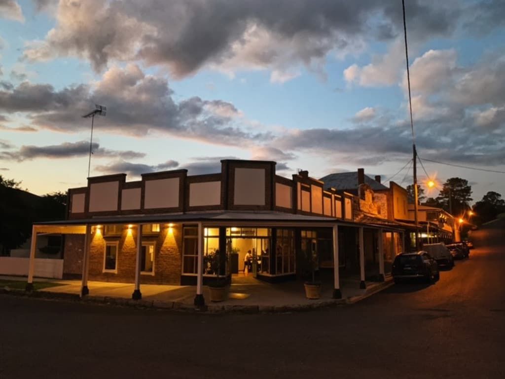 AnticaTravelCo's tweet photo. Silver Compass Tours HQ & our gorgeous little locanda #AnticaAustralis in the village of #Carcoar all starred in this travel feature in the @australian by @susankurosawa
>> https://t.co/Htlw43lJoT #OrangeNSW #OrangeWineRegion #SilverCompassTours #WineTours #NewSouthWales https://t.co/UZZN97K7VV